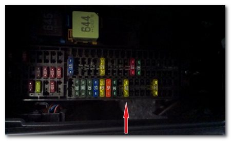 блок предохранителей VW Jetta